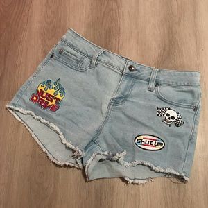 patched jean shorts !!